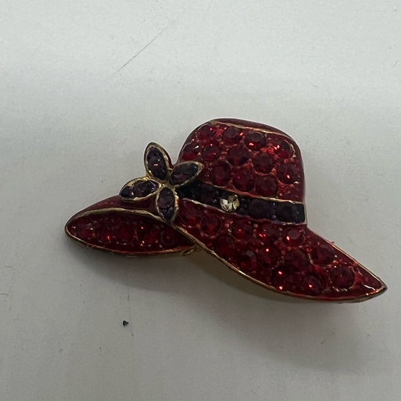 Red hat society vintage brooch bundle